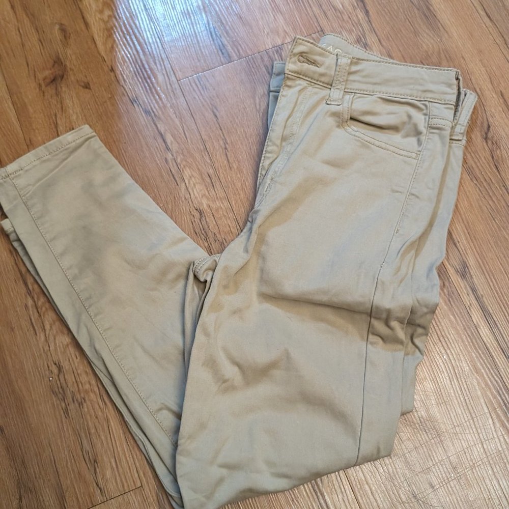 Size 6 X-Short American Eagle Khaki Pants